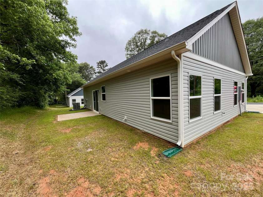 212 Queens Court, Gastonia, NC 28052.  MLS# CAR4264756, YatesRealty ID 24397. 