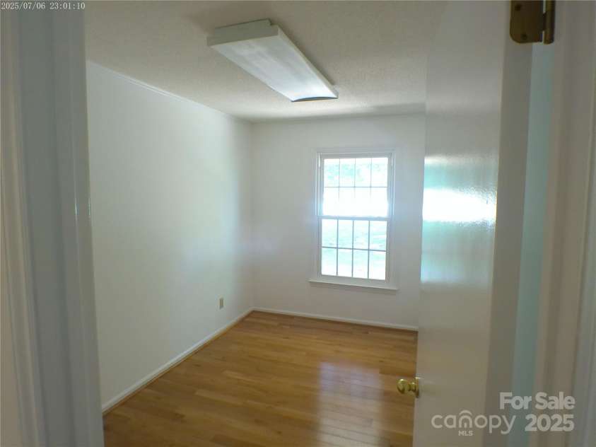 315 Terrace Place, Lincolnton, NC 28092.  MLS# CAR4272599, YatesRealty ID 24398. 3rd bedroom