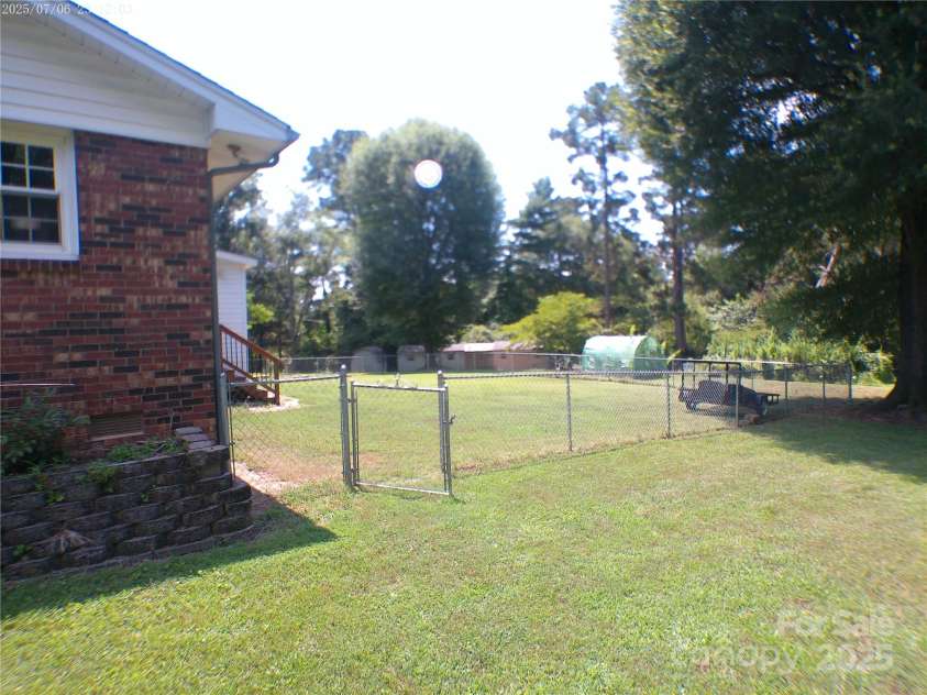 315 Terrace Place, Lincolnton, NC 28092.  MLS# CAR4272599, YatesRealty ID 24398. 