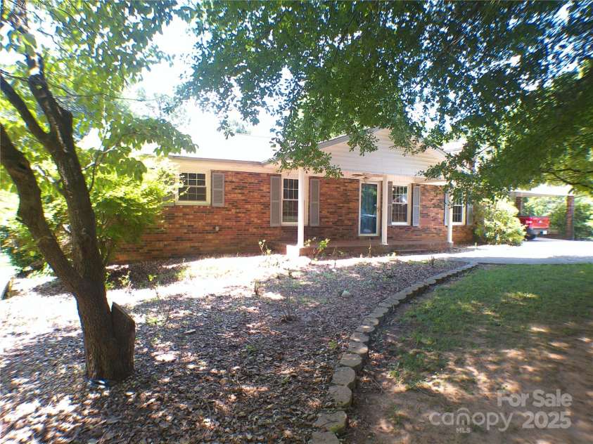 315 Terrace Place, Lincolnton, NC 28092.  MLS# CAR4272599, YatesRealty ID 24398. 