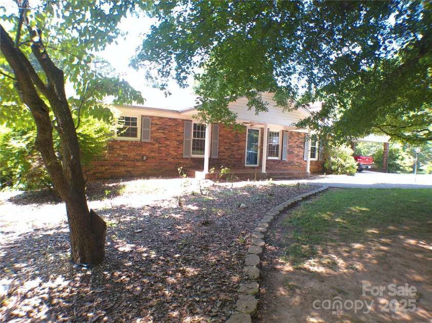 315 Terrace Place, Lincolnton, NC 28092.  MLS# CAR4272599, YatesRealty ID 24398. Front View