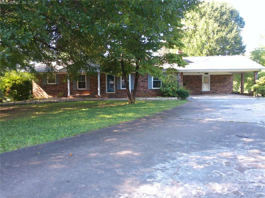 315 Terrace Place, Lincolnton, NC 28092.  MLS# CAR4272599, YatesRealty ID 24398. Front View