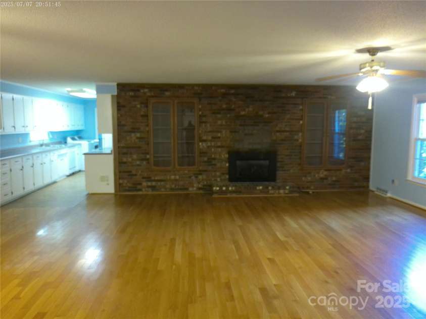 315 Terrace Place, Lincolnton, NC 28092.  MLS# CAR4272599, YatesRealty ID 24398. Living room
