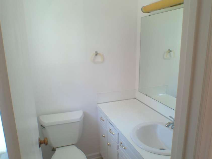 315 Terrace Place, Lincolnton, NC 28092.  MLS# CAR4272599, YatesRealty ID 24398. Primary half bath