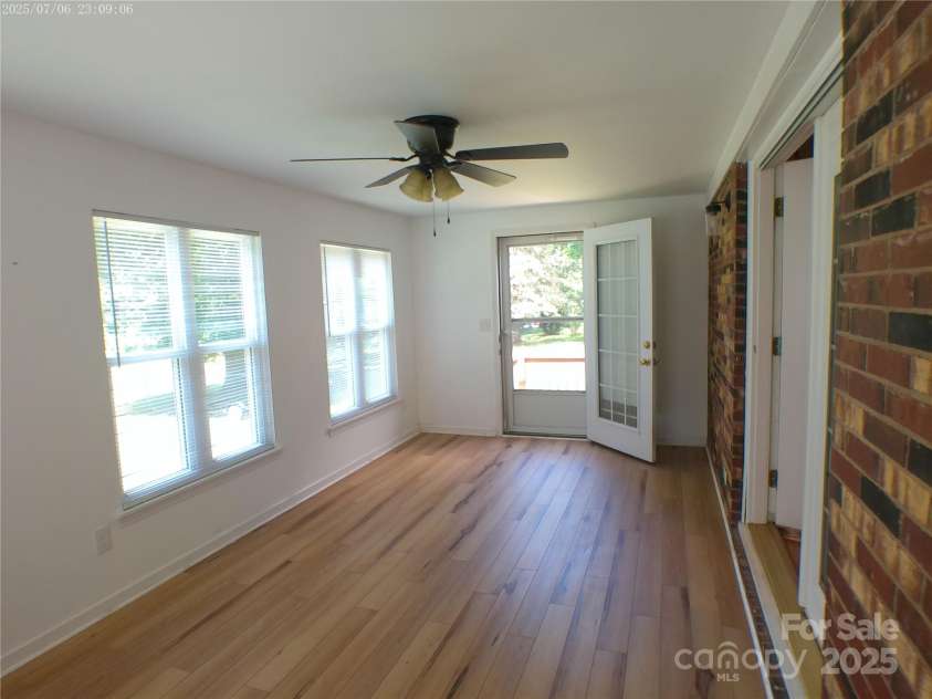 315 Terrace Place, Lincolnton, NC 28092.  MLS# CAR4272599, YatesRealty ID 24398. Sunroom