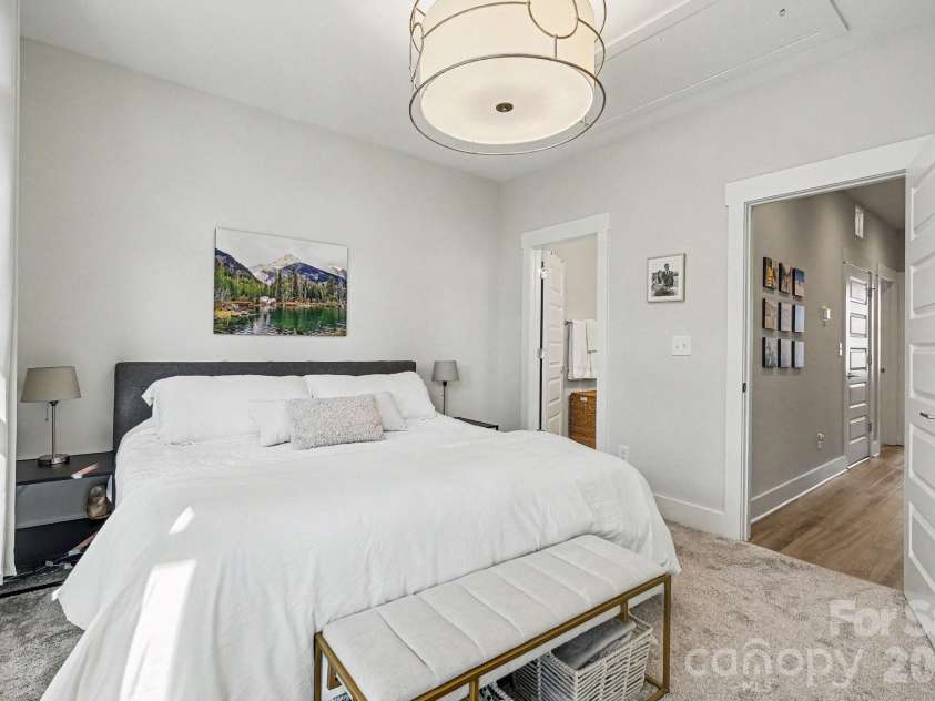 562 West End Drive, Charlotte, NC 28208.  MLS# CAR4375491, YatesRealty ID 24398. 