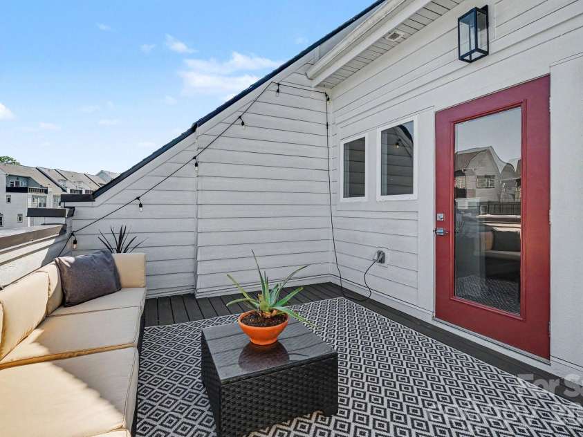 562 West End Drive, Charlotte, NC 28208.  MLS# CAR4375491, YatesRealty ID 24398. 