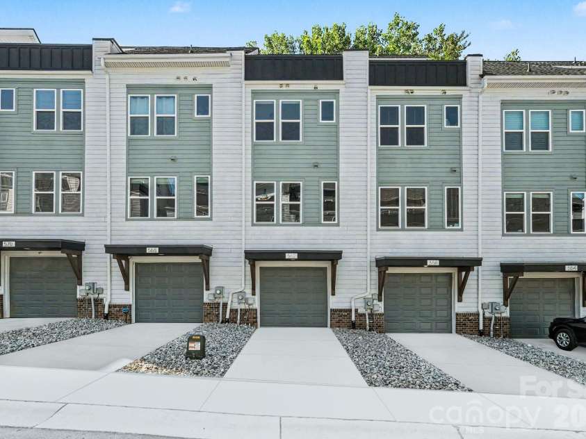 562 West End Drive, Charlotte, NC 28208.  MLS# CAR4375491, YatesRealty ID 24398. 