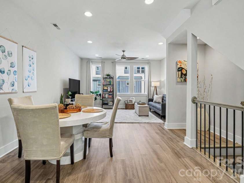 562 West End Drive, Charlotte, NC 28208.  MLS# CAR4375491, YatesRealty ID 24398. 