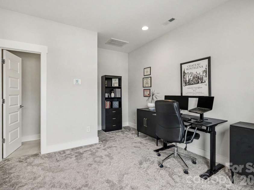 562 West End Drive, Charlotte, NC 28208.  MLS# CAR4375491, YatesRealty ID 24398. 9 ft ceilings on every level
