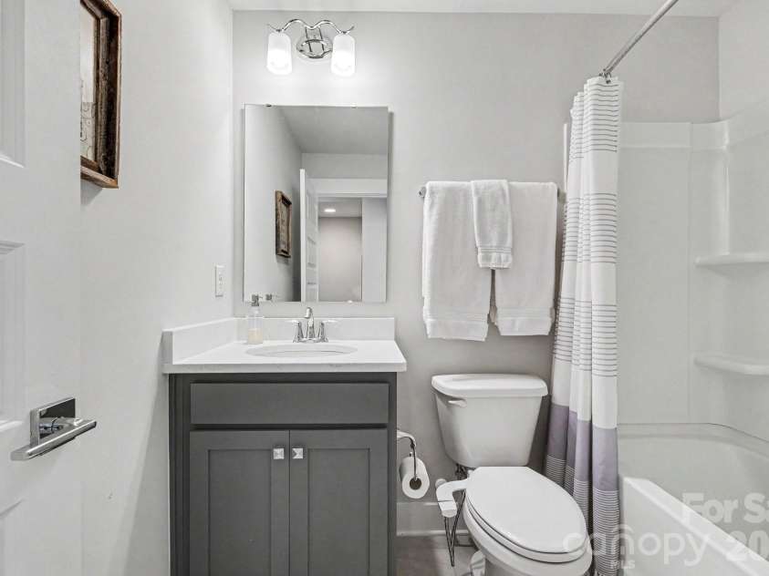 562 West End Drive, Charlotte, NC 28208.  MLS# CAR4375491, YatesRealty ID 24398. Guest bathroom