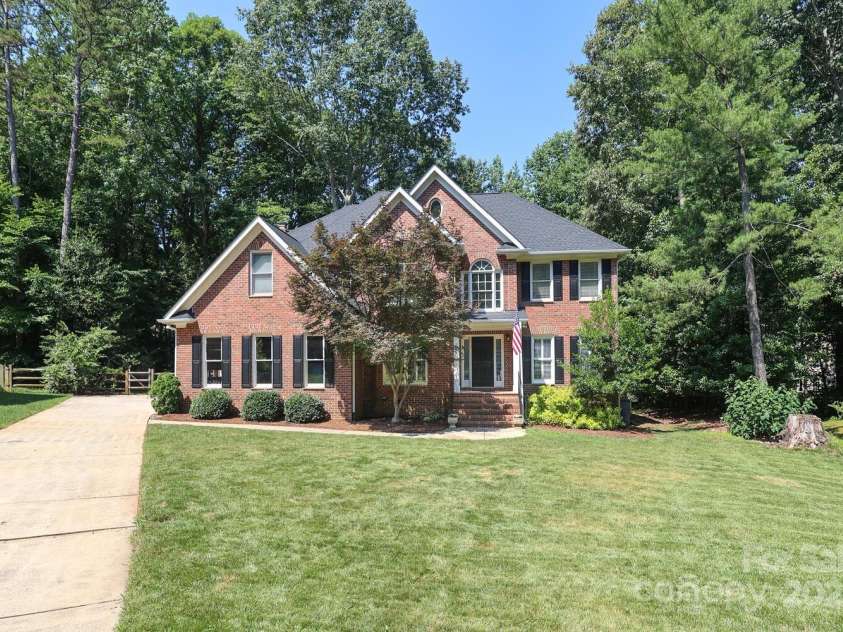 5051 Carillon Way, Charlotte, NC 28270.  MLS# CAR4275169, YatesRealty ID 24399. 