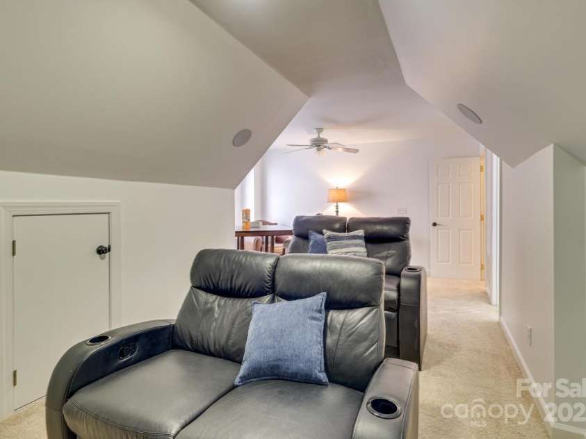 5051 Carillon Way, Charlotte, NC 28270.  MLS# CAR4275169, YatesRealty ID 24399. Bonus Room