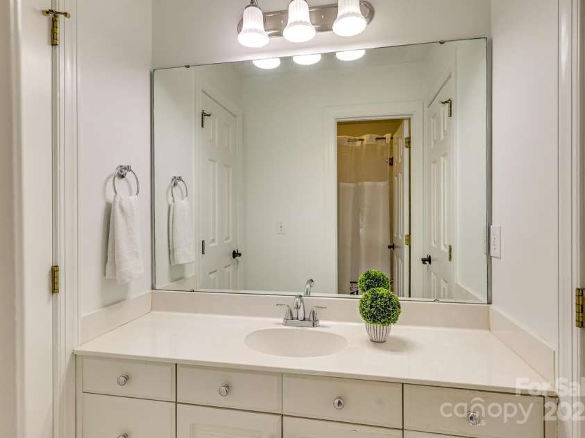5051 Carillon Way, Charlotte, NC 28270.  MLS# CAR4275169, YatesRealty ID 24399. Full Bath 3