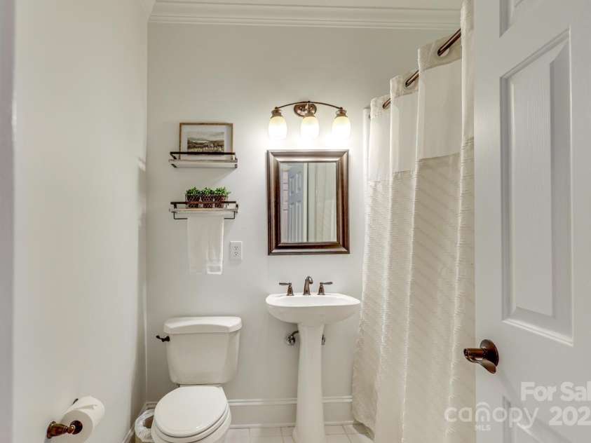 5051 Carillon Way, Charlotte, NC 28270.  MLS# CAR4275169, YatesRealty ID 24399. Full bath on main level