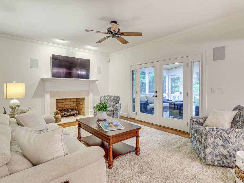 5051 Carillon Way, Charlotte, NC 28270.  MLS# CAR4275169, YatesRealty ID 24399. Gas log fireplace