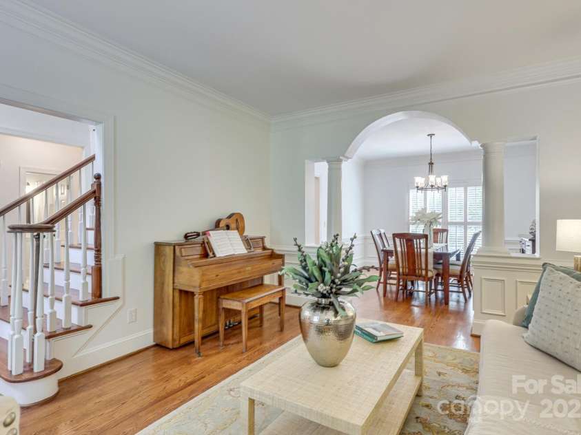 5051 Carillon Way, Charlotte, NC 28270.  MLS# CAR4275169, YatesRealty ID 24399. Lots of Natural Light