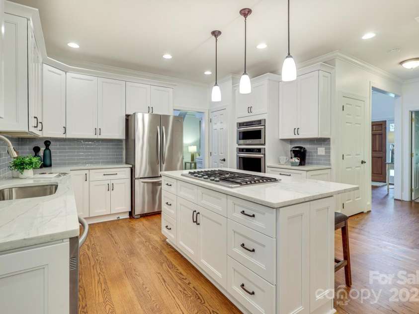 5051 Carillon Way, Charlotte, NC 28270.  MLS# CAR4275169, YatesRealty ID 24399. New 42-inch cabinetry