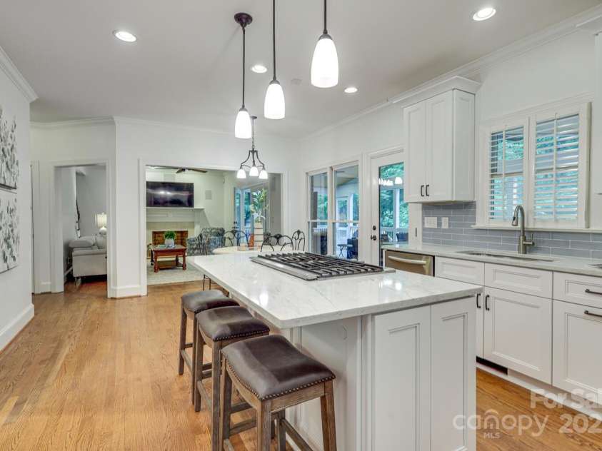 5051 Carillon Way, Charlotte, NC 28270.  MLS# CAR4275169, YatesRealty ID 24399. New Quartz Countertops