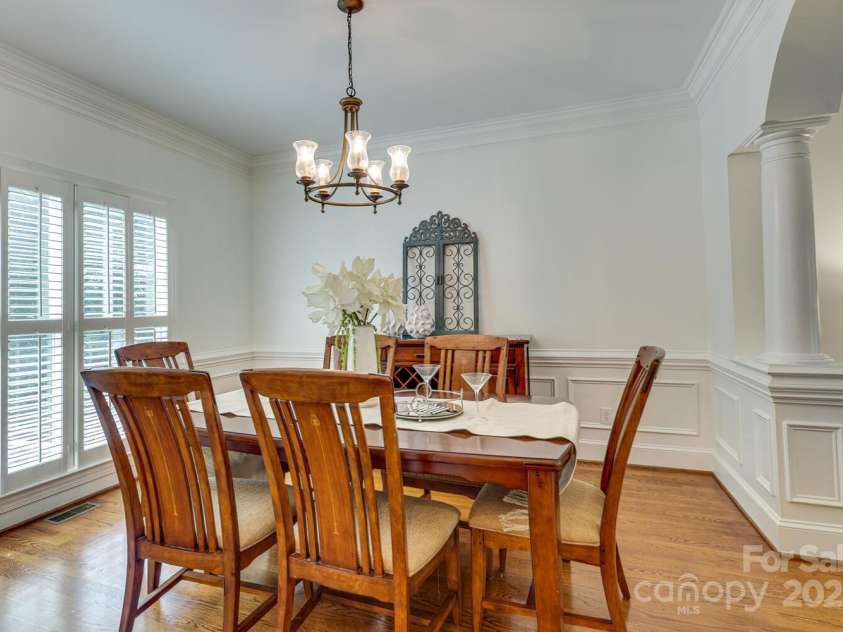 5051 Carillon Way, Charlotte, NC 28270.  MLS# CAR4275169, YatesRealty ID 24399. Plenty of room for a large dining table