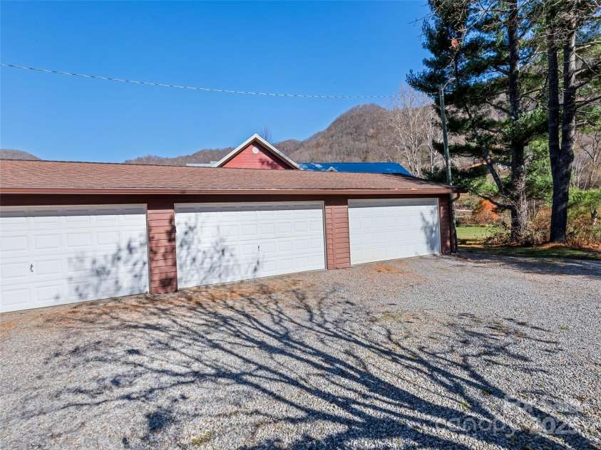 40 Meadows Lane, Maggie Valley, NC 28751.  MLS# CAR4201319, YatesRealty ID 244. 