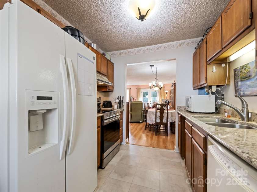 40 Meadows Lane, Maggie Valley, NC 28751.  MLS# CAR4201319, YatesRealty ID 244. 