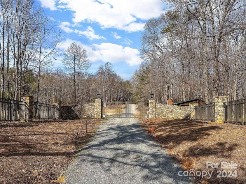 590 Tuckertown Road, New London, NC 28127.  MLS# CAR4195231, YatesRealty ID 244. 