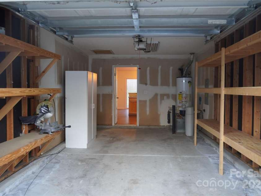 4718 Sahalee Lane, Charlotte, NC 28216.  MLS# CAR4226344, YatesRealty ID 2440. 