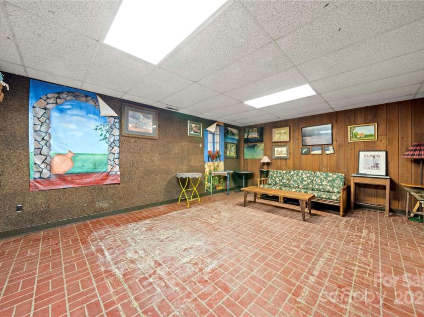 32 Fairway Ridge, Lake Wylie, SC 29710.  MLS# CAR4234343, YatesRealty ID 24400. Bonus room basement level: flex space