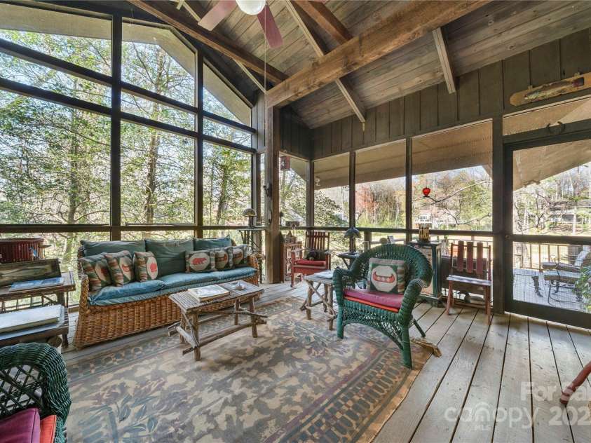 32 Fairway Ridge, Lake Wylie, SC 29710.  MLS# CAR4234343, YatesRealty ID 24400. Screened in porch main floor