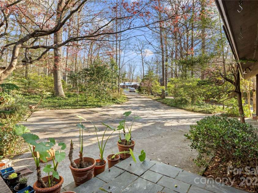 32 Fairway Ridge, Lake Wylie, SC 29710.  MLS# CAR4234343, YatesRealty ID 24400. View driveway and cul-de-sac beyond from front entry of home