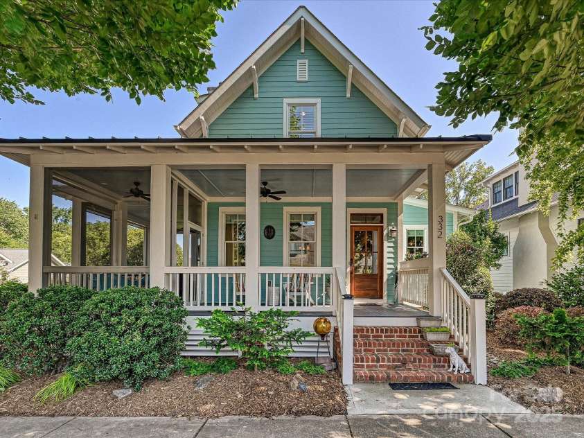 332 Delburg Street, Davidson, NC 28036.  MLS# CAR4255329, YatesRealty ID 24401. 332 Delburg Street