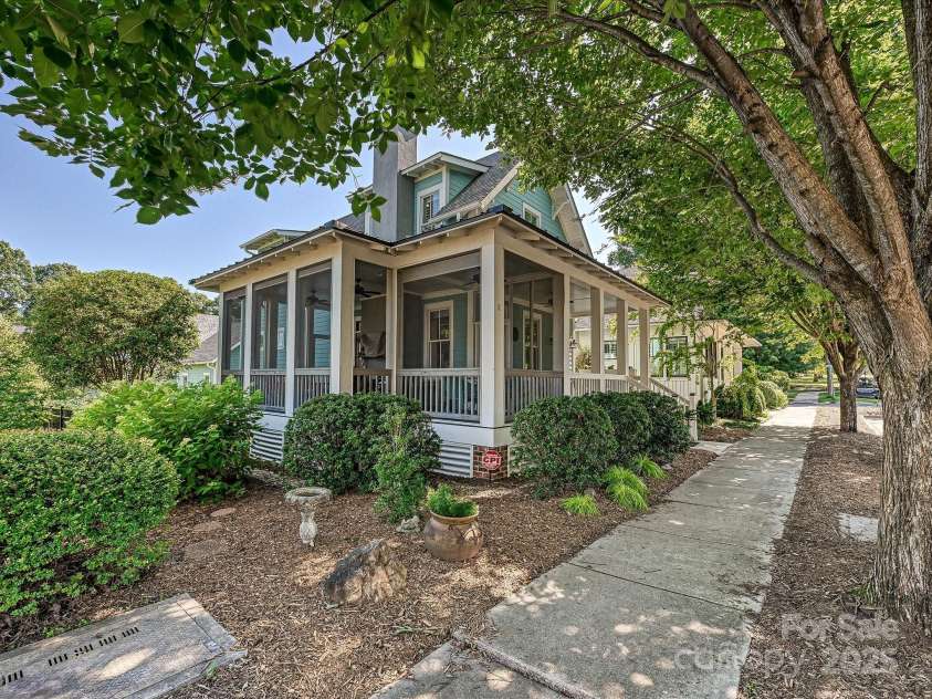 332 Delburg Street, Davidson, NC 28036.  MLS# CAR4255329, YatesRealty ID 24401. 332 Delburg Street