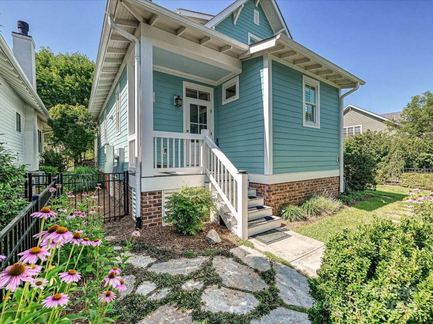 332 Delburg Street, Davidson, NC 28036.  MLS# CAR4255329, YatesRealty ID 24401. Backyard