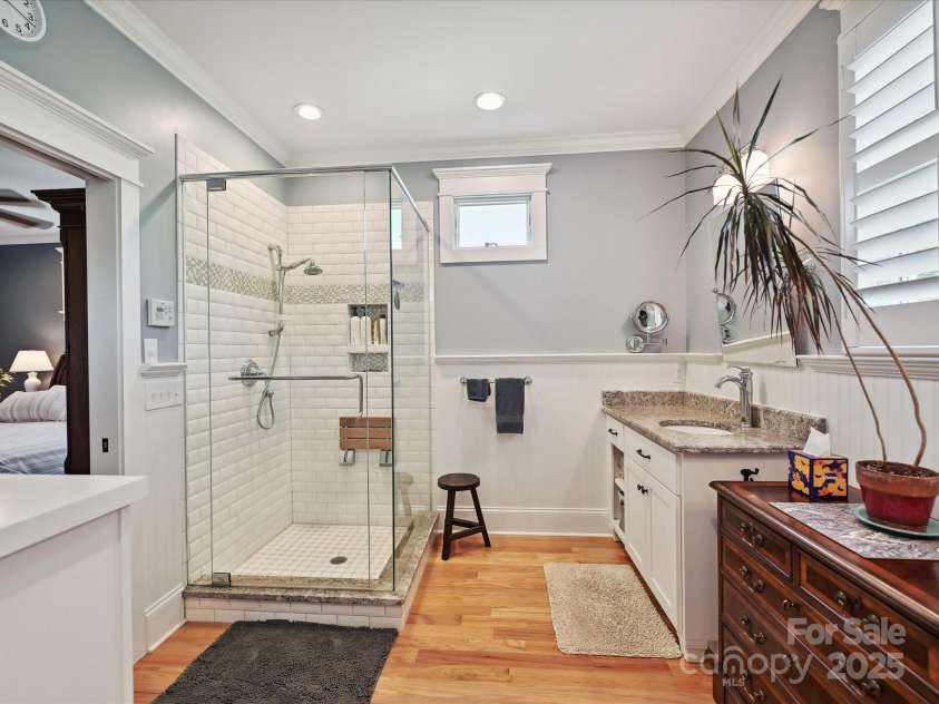 332 Delburg Street, Davidson, NC 28036.  MLS# CAR4255329, YatesRealty ID 24401. Primary Bathroom