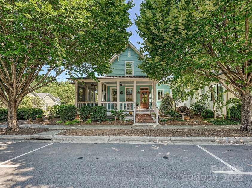 332 Delburg Street, Davidson, NC 28036.  MLS# CAR4255329, YatesRealty ID 24401. Welcome Home