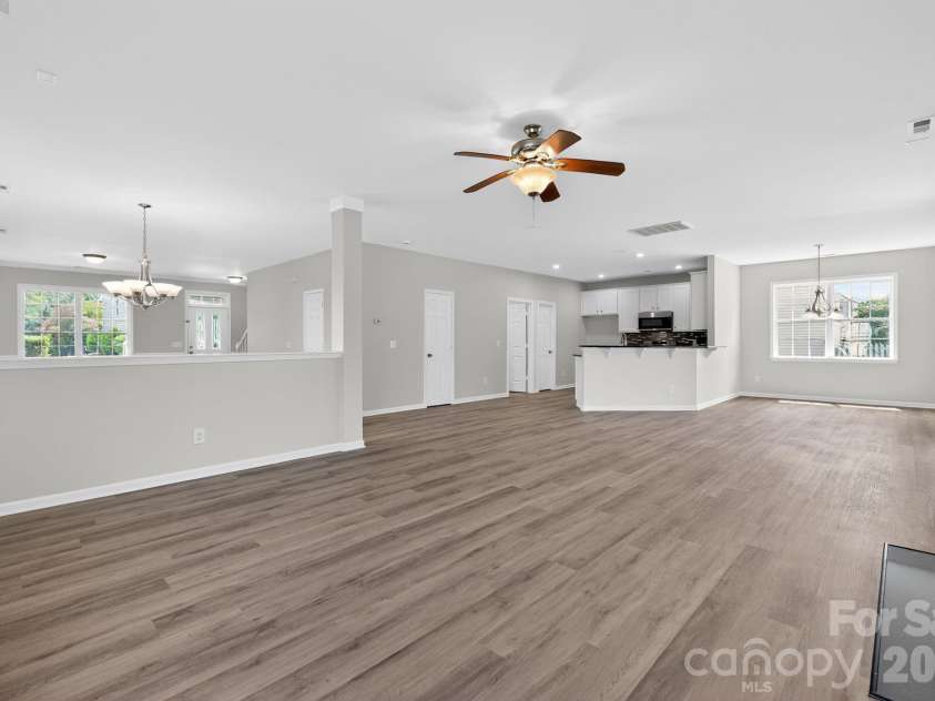 8915 Merrie Rose Avenue, Charlotte, NC 28213.  MLS# CAR4380976, YatesRealty ID 24401. 