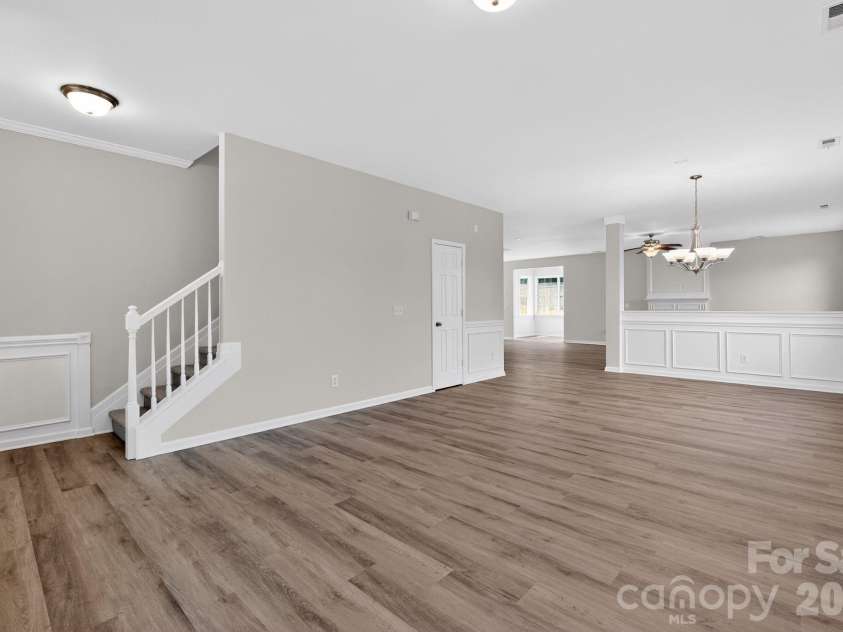 8915 Merrie Rose Avenue, Charlotte, NC 28213.  MLS# CAR4380976, YatesRealty ID 24401. 