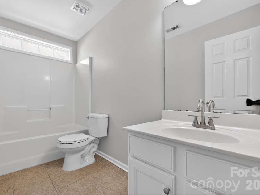 8915 Merrie Rose Avenue, Charlotte, NC 28213.  MLS# CAR4380976, YatesRealty ID 24401. 