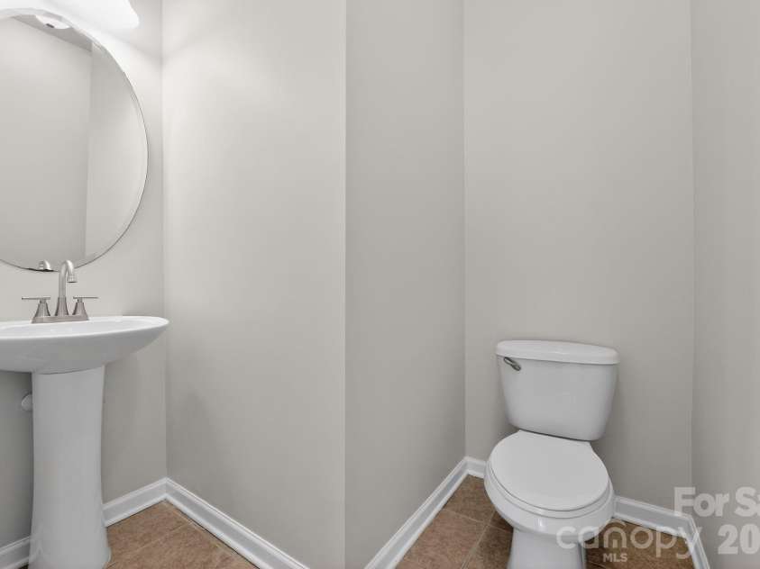 8915 Merrie Rose Avenue, Charlotte, NC 28213.  MLS# CAR4380976, YatesRealty ID 24401. 