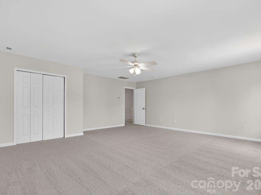 8915 Merrie Rose Avenue, Charlotte, NC 28213.  MLS# CAR4380976, YatesRealty ID 24401. 