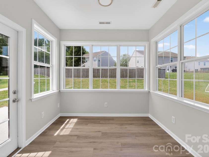 8915 Merrie Rose Avenue, Charlotte, NC 28213.  MLS# CAR4380976, YatesRealty ID 24401. 