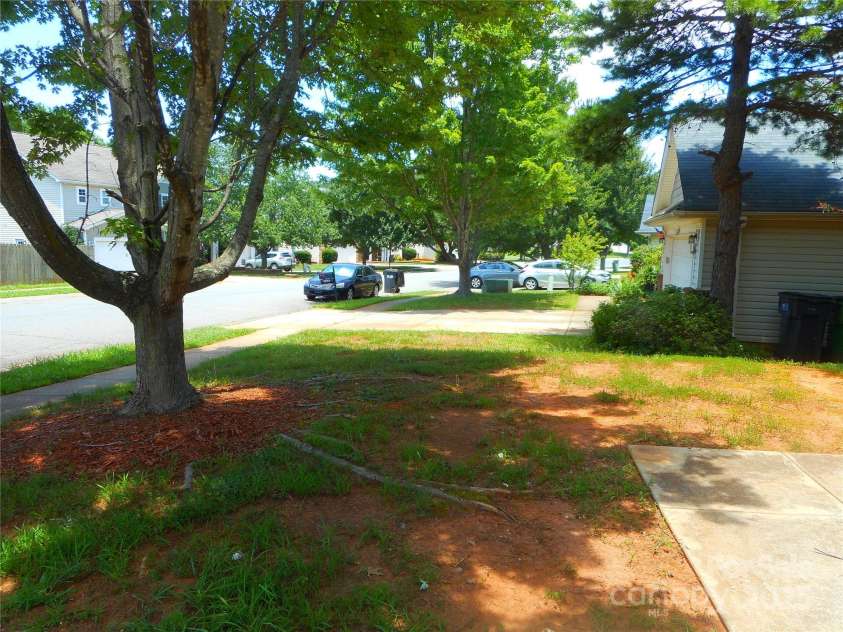 15321 Superior Street, Charlotte, NC 28273.  MLS# CAR4277934, YatesRealty ID 24402. 