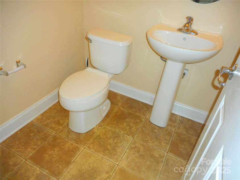 15321 Superior Street, Charlotte, NC 28273.  MLS# CAR4277934, YatesRealty ID 24402. 