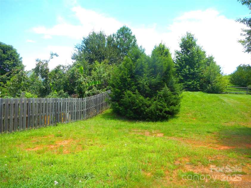 15321 Superior Street, Charlotte, NC 28273.  MLS# CAR4277934, YatesRealty ID 24402. 
