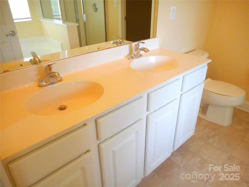 15321 Superior Street, Charlotte, NC 28273.  MLS# CAR4277934, YatesRealty ID 24402. 