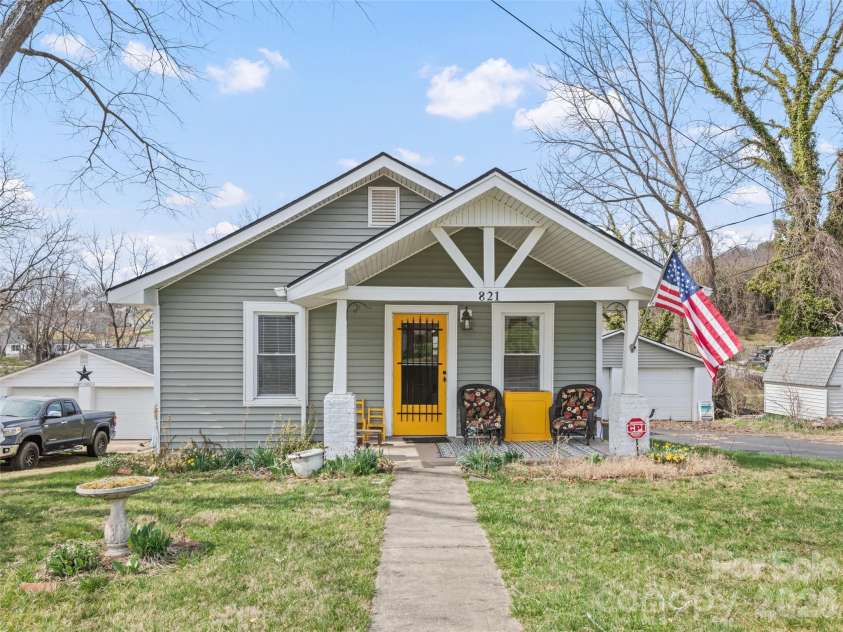 821 Main Street, Canton, NC 28716.  MLS# CAR4371567, YatesRealty ID 24402. 