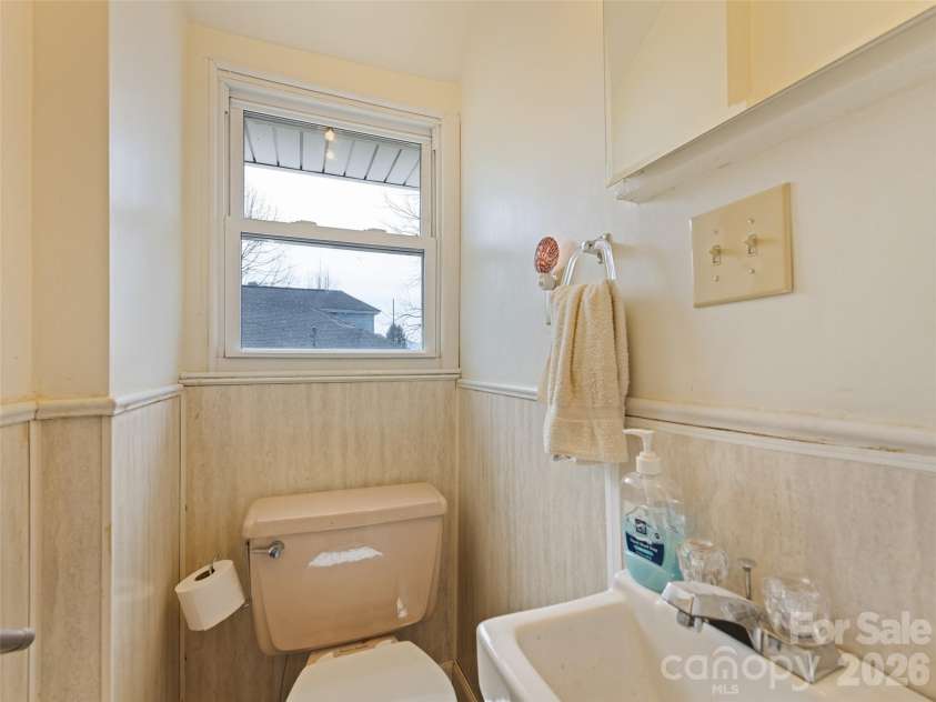 821 Main Street, Canton, NC 28716.  MLS# CAR4371567, YatesRealty ID 24402. 