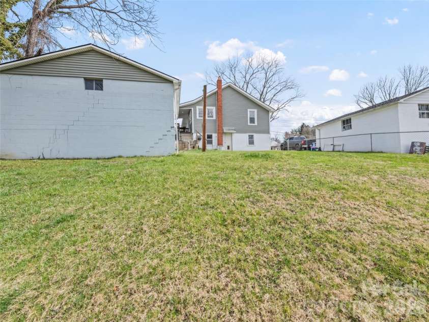 821 Main Street, Canton, NC 28716.  MLS# CAR4371567, YatesRealty ID 24402. 