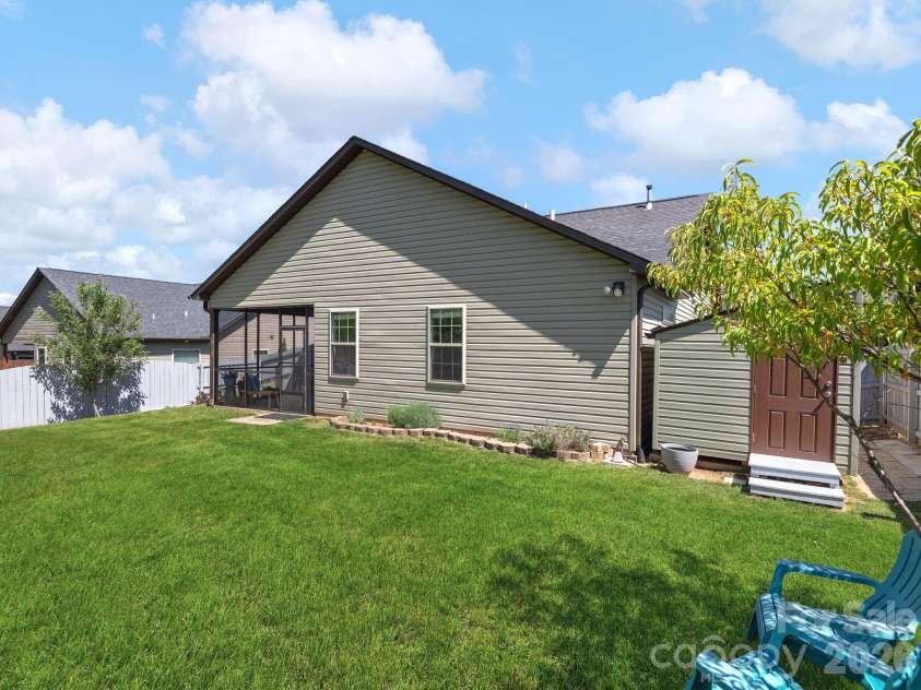 200 Water Leaf Drive, Weaverville, NC 28787.  MLS# CAR4374801, YatesRealty ID 24403. 